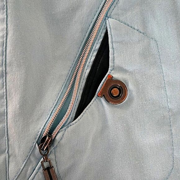 Jamie Sadock Capri Golf Pants in Aquamarine, size 2. - Picture 4 of 5